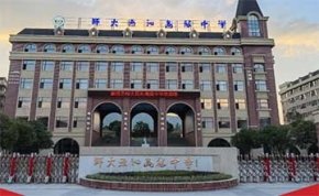 教学楼正门_01